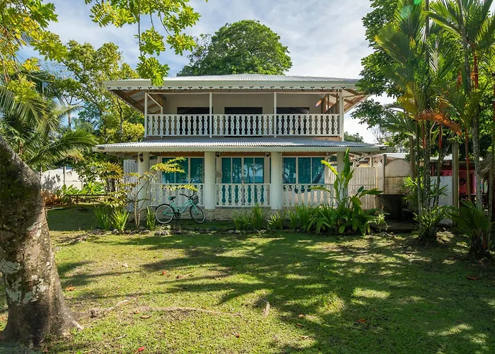 Casa Blanca Beachfront House With Shared Pool Access Pangea Lodge