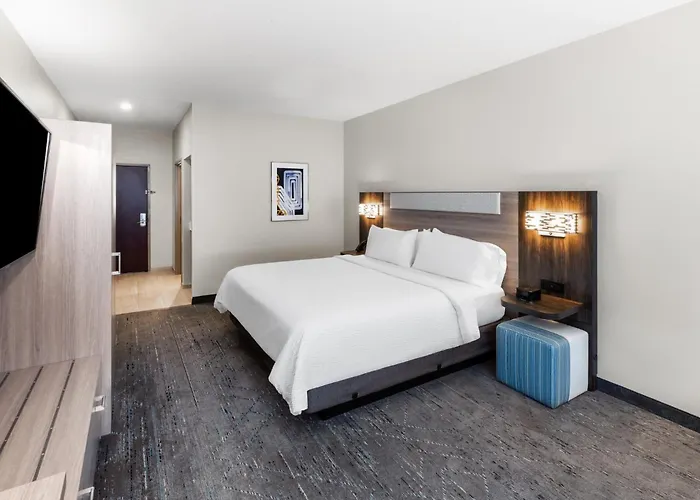 Holiday Inn Express Hotel & Suites Henderson - Traffic Star By Ihg