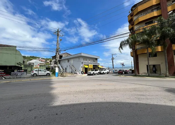 Hospedagem 20m da praia.