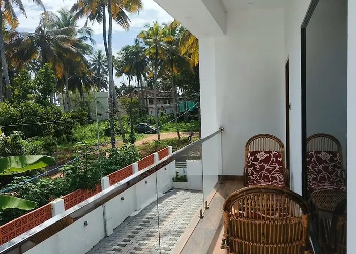 Wavealokam Beach Retreat
