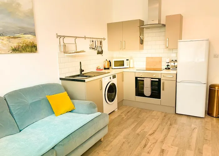 Lovely Annexe By The Beach, In Central Worthing.