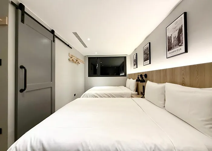 N2 Hotel