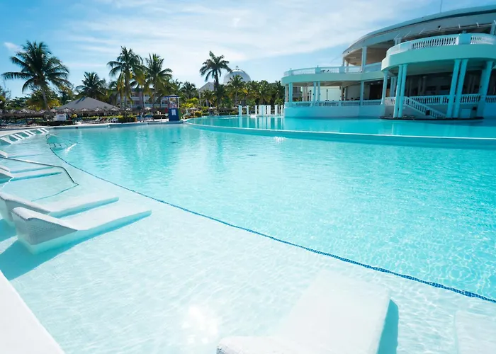 The Signature Level At Grand Palladium Lady Hamilton Resort & Spa