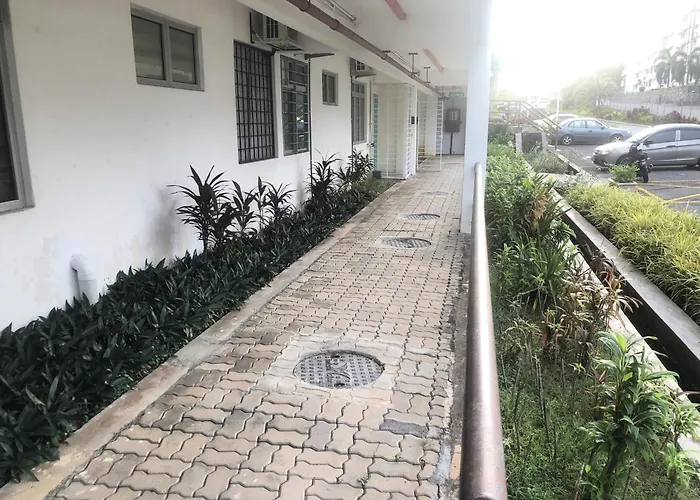 Laguna Damai Homestay Pd - 2Br, Ground Floor, Near Beach, Pool, Astro, Netflix, Wifi