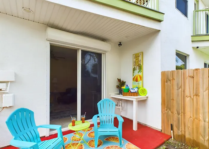 Coastal Bliss Retreat - Beach Vibes & Rockets