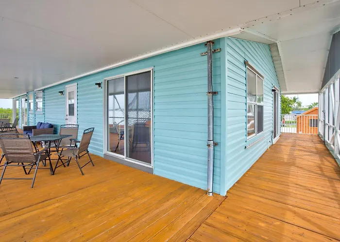 Cabins At Bonefish Bay