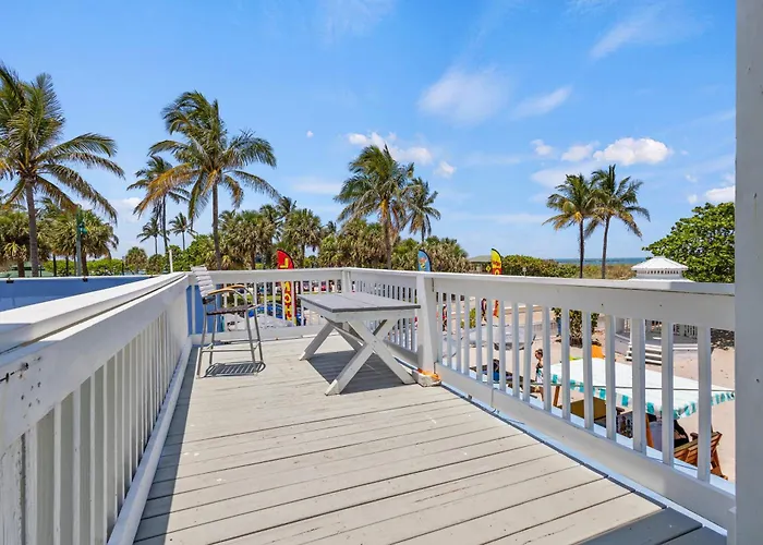 Fort Pierce Oceanfront Inn- Suite- King Bed #6