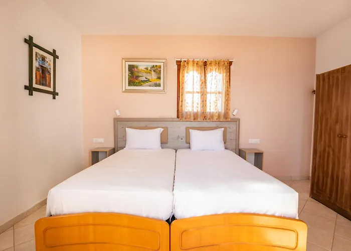 Archontiko Hotel And Apartments