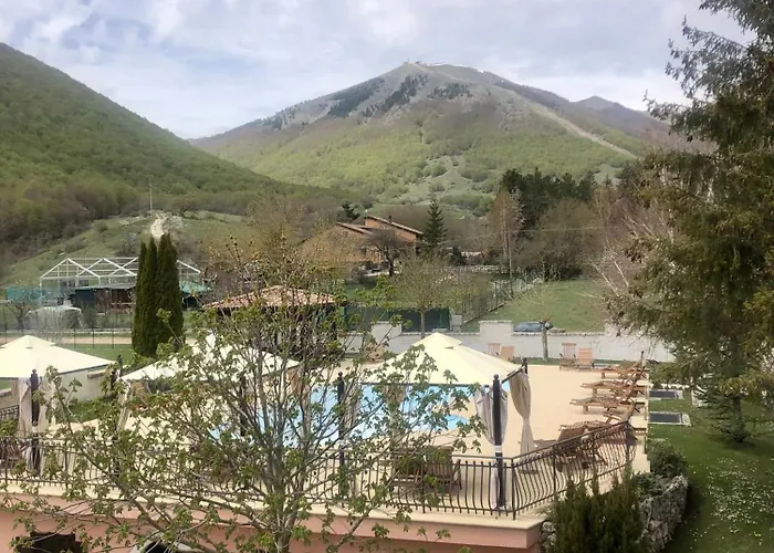 Hotel Bucaneve
