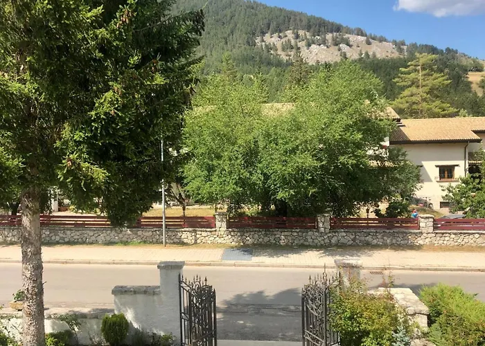 Hotel Bucaneve