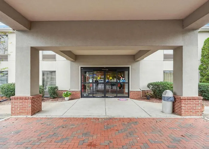 Quality Inn & Suites Dawsonville