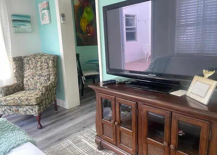 Convenient And Private Downtown 1Br Near Beach