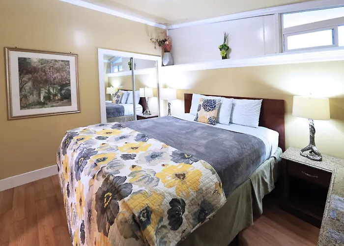 Beachwood Condos & Resort