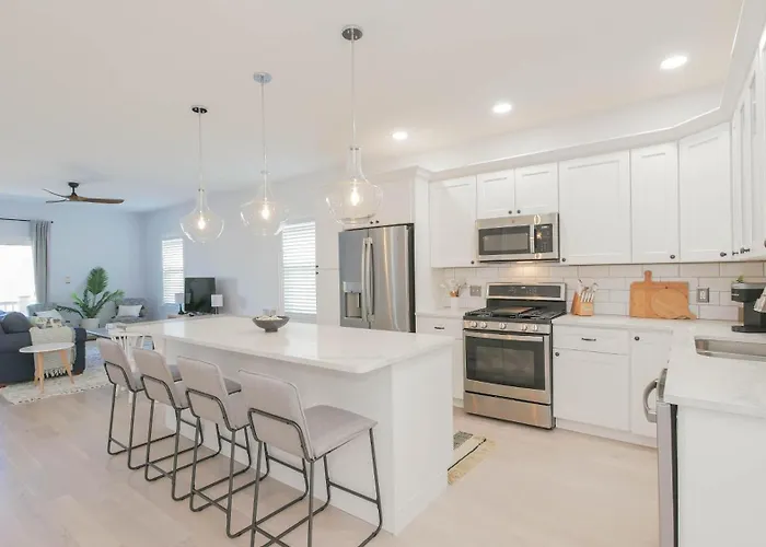 2 Blocks To Beach | Ventnor City | Multi- Level Decks | Pet Friendly