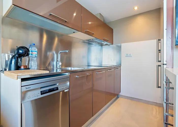 Hauzify I Apartaments La Martina
