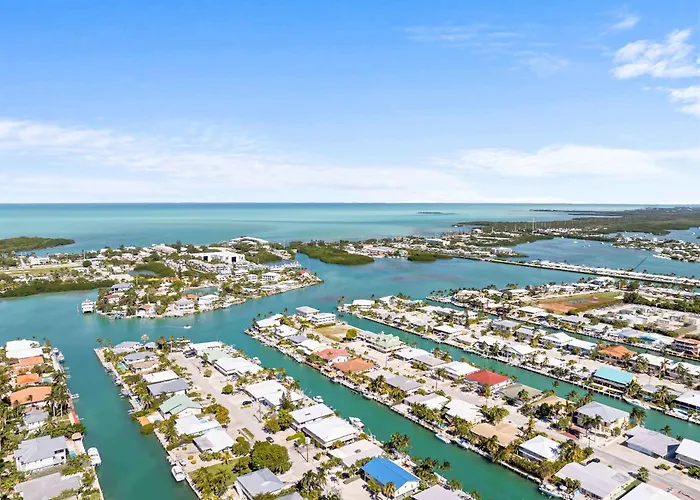 Seabreeze Cove Waterfront Gem 38 Foot Dock Cabana Club