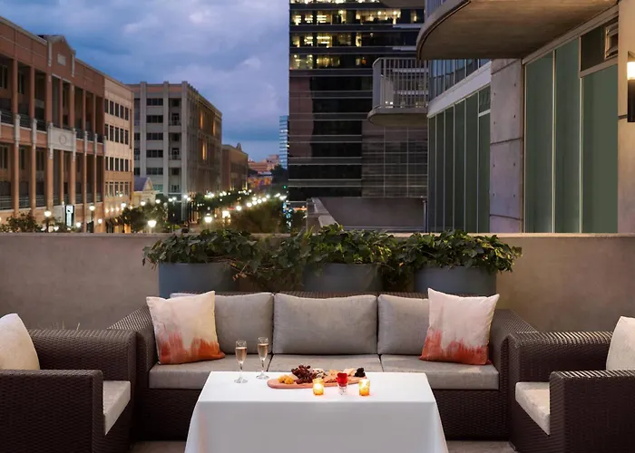 Twelve Midtown, Autograph Collection