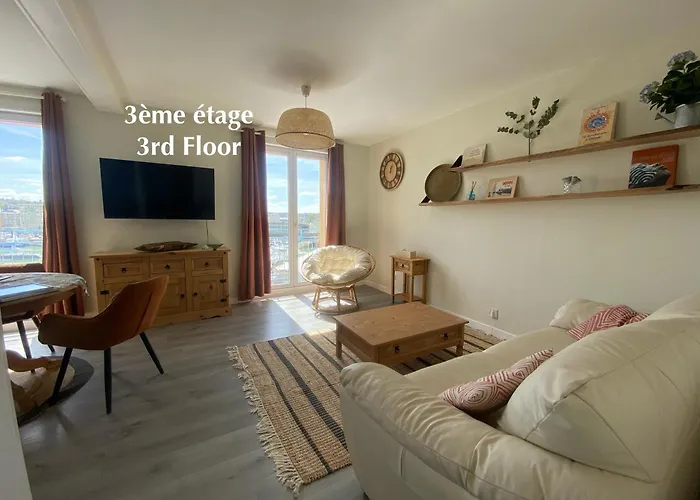 Etablissement 3 Etoiles Avec Ascenseur, 3 Appartements Lumineux Vue Port Avec Balcon, 200M De La Mer, Wifi Fibre, Tous Service Inclus
