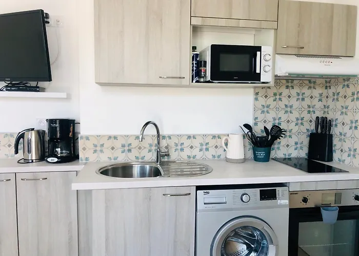 Residence Clos des Aigrettes -Appartements a 30m du Port de La Cotiniere , Ile d Oleron -commerces et plages a pied