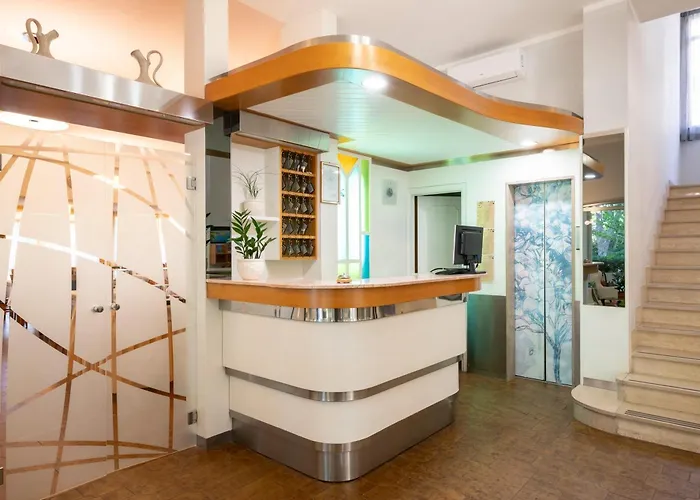 Hotel Parco Dei Pini - 100Mt Dal Mare