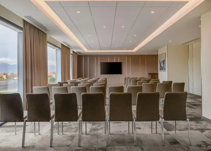 Ac Hotel By Marriott Saint-Julien-En-Genevois