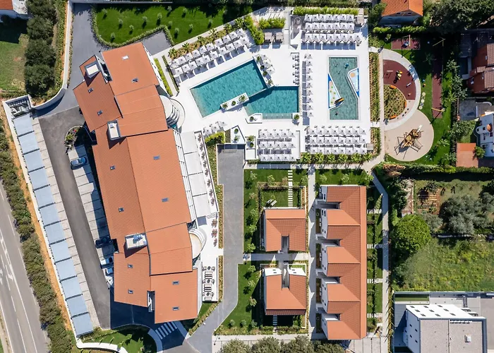 Molum Hotel & Residences