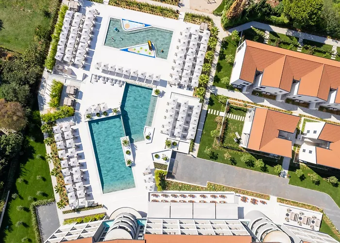 Molum Hotel & Residences