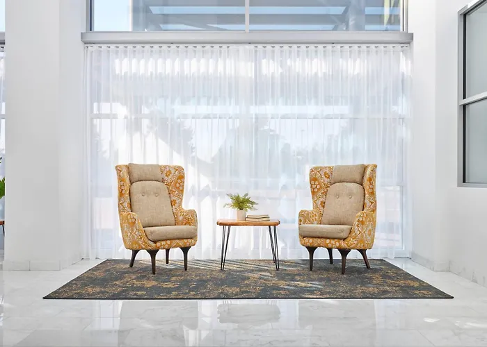 Delta Hotels By Marriott Milwaukee Northwest