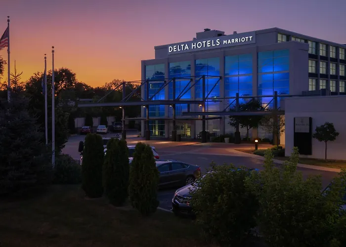 Delta Hotels By Marriott Milwaukee Northwest