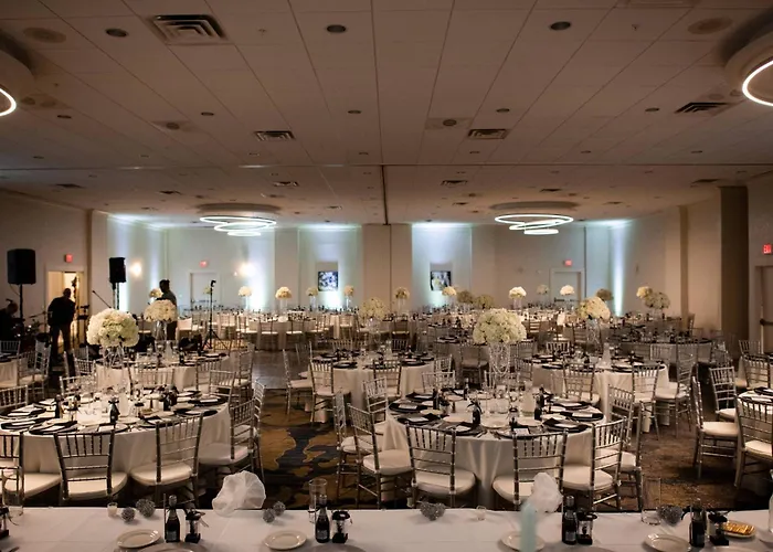 Delta Hotels By Marriott Utica