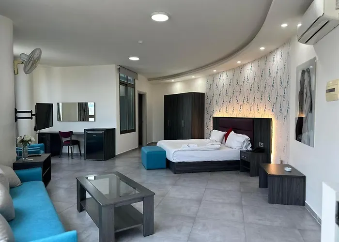 Le Six Hotel And Resort