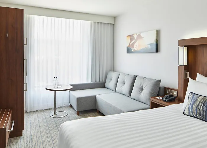 Courtyard By Marriott Luton Airport