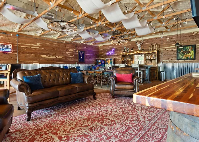 Roadrunner Inn And Log Cabins