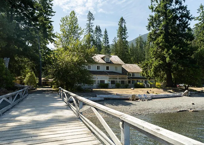 Lake Crescent Lodge