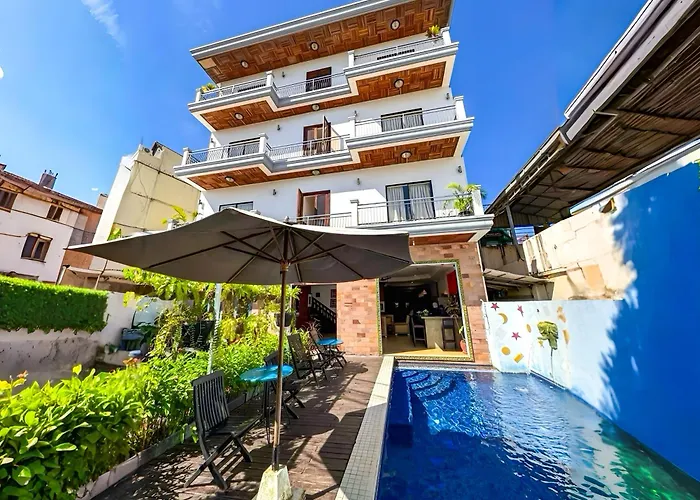 Vplus Hotel