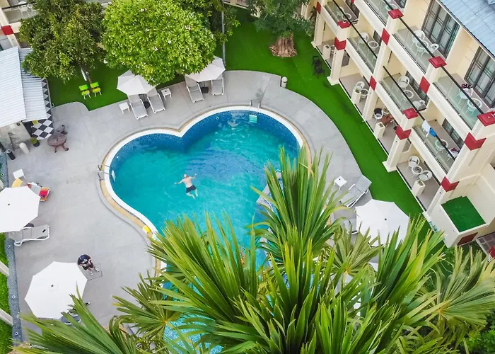 Mermaid Beach Resort - 100M To Beach, Saltwater Pool & Beergarden
