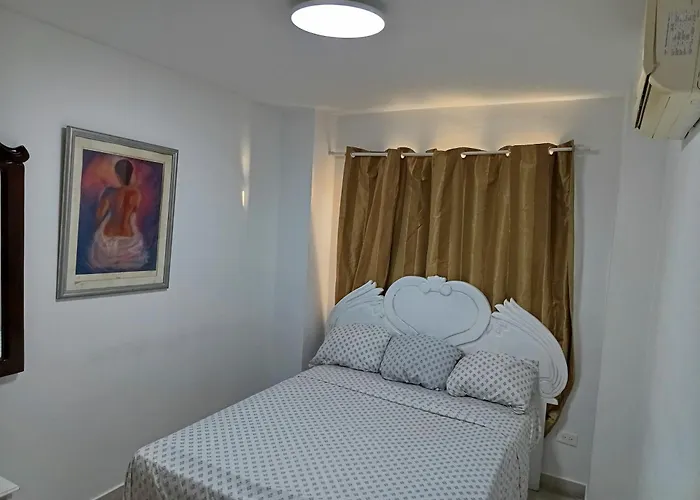 Mirador Colonial, En El Residencial Riviera Colonial