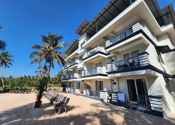Beach Bliss Apartment Hotel - 7 Minutes Walk To Beach
