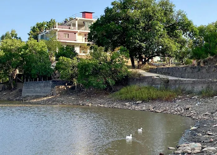 Lake 1 Estate