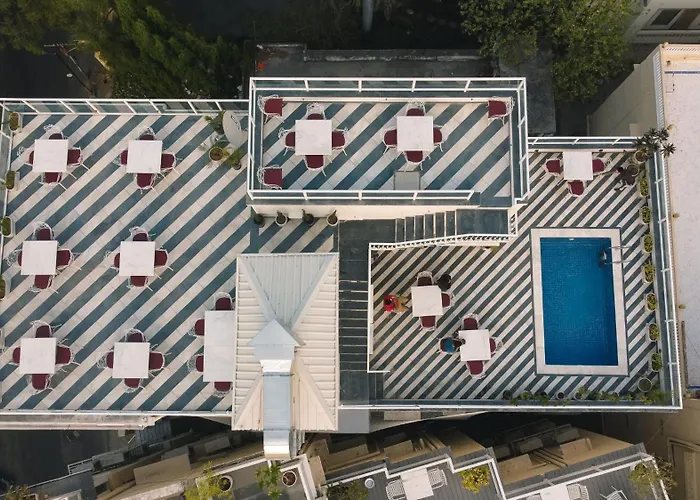 Hotel Naren Villa