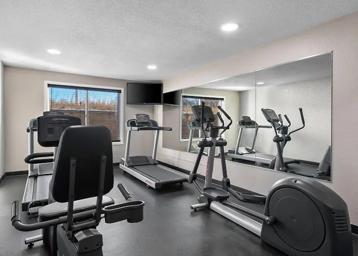 Country Inn & Suites By Radisson, Near The National Sports Center, Coon Rapids, Mn