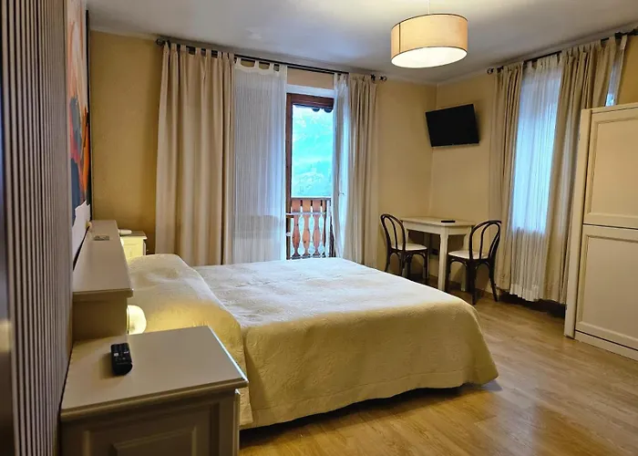 Hotel Bucaneve