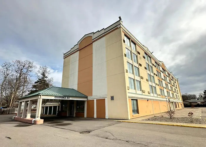 Finger Lakes Inn & Suites