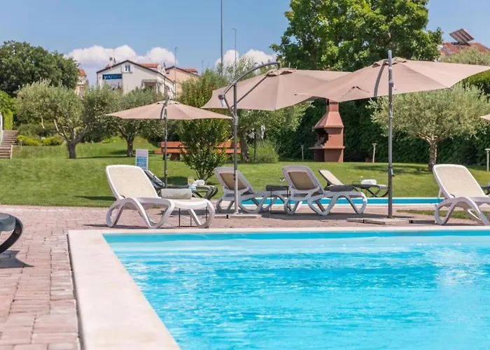 Maj - Ana - Luxury Family Apartments With Pool
