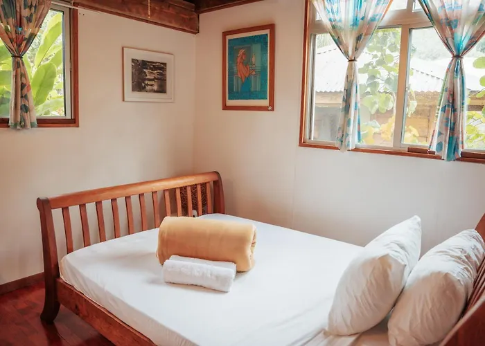 Tema'E Beach House