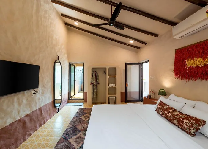 Altr Nativ Morjim, Goa