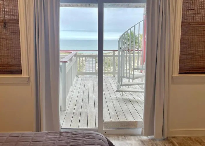 The Sandy Turtle-Beachfront-Pet Friendly