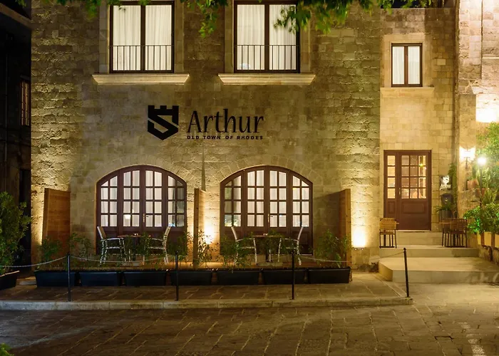 Arthur Suites In Old Town