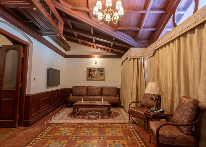 Cecil By Pearl Continental