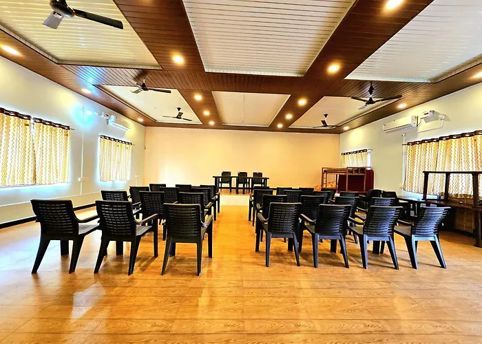 Hampi Leo Dreams Resort